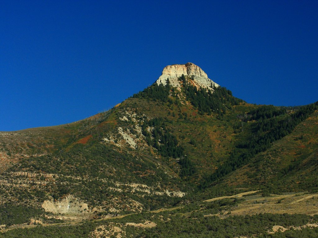 Escape to the Enchanting Mesa: Your Guide to Battlement Mesa State Park, Colorado